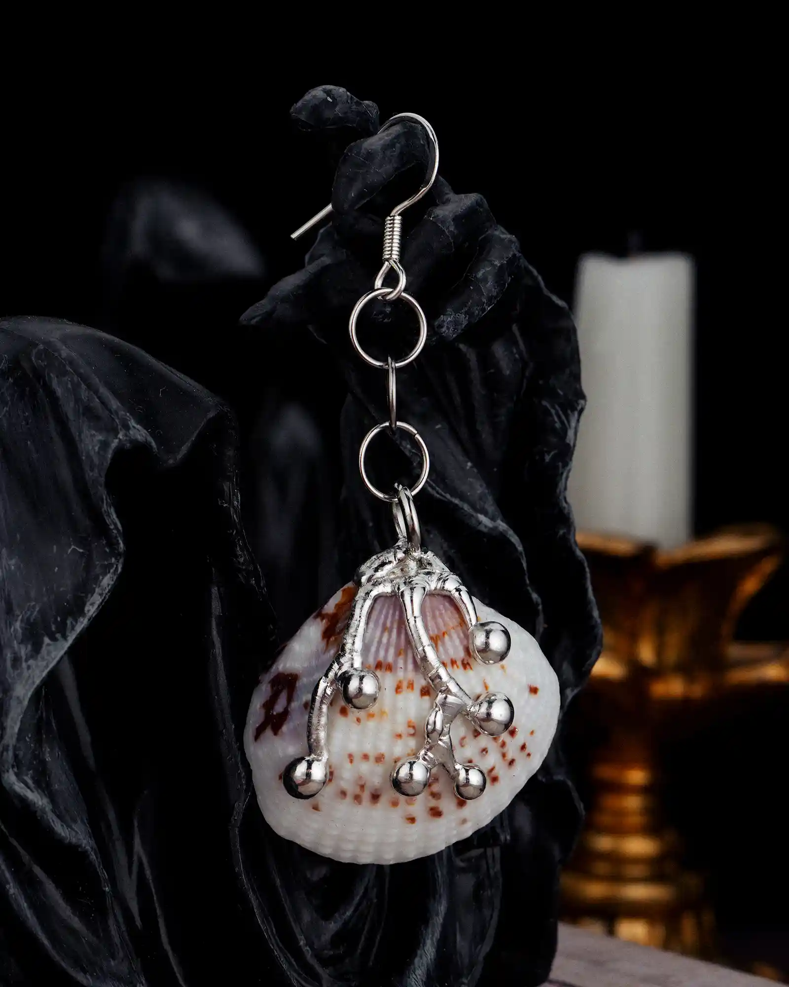 [One Earring Only] Drifted Vine, Alternative Soldered Seashell Earing