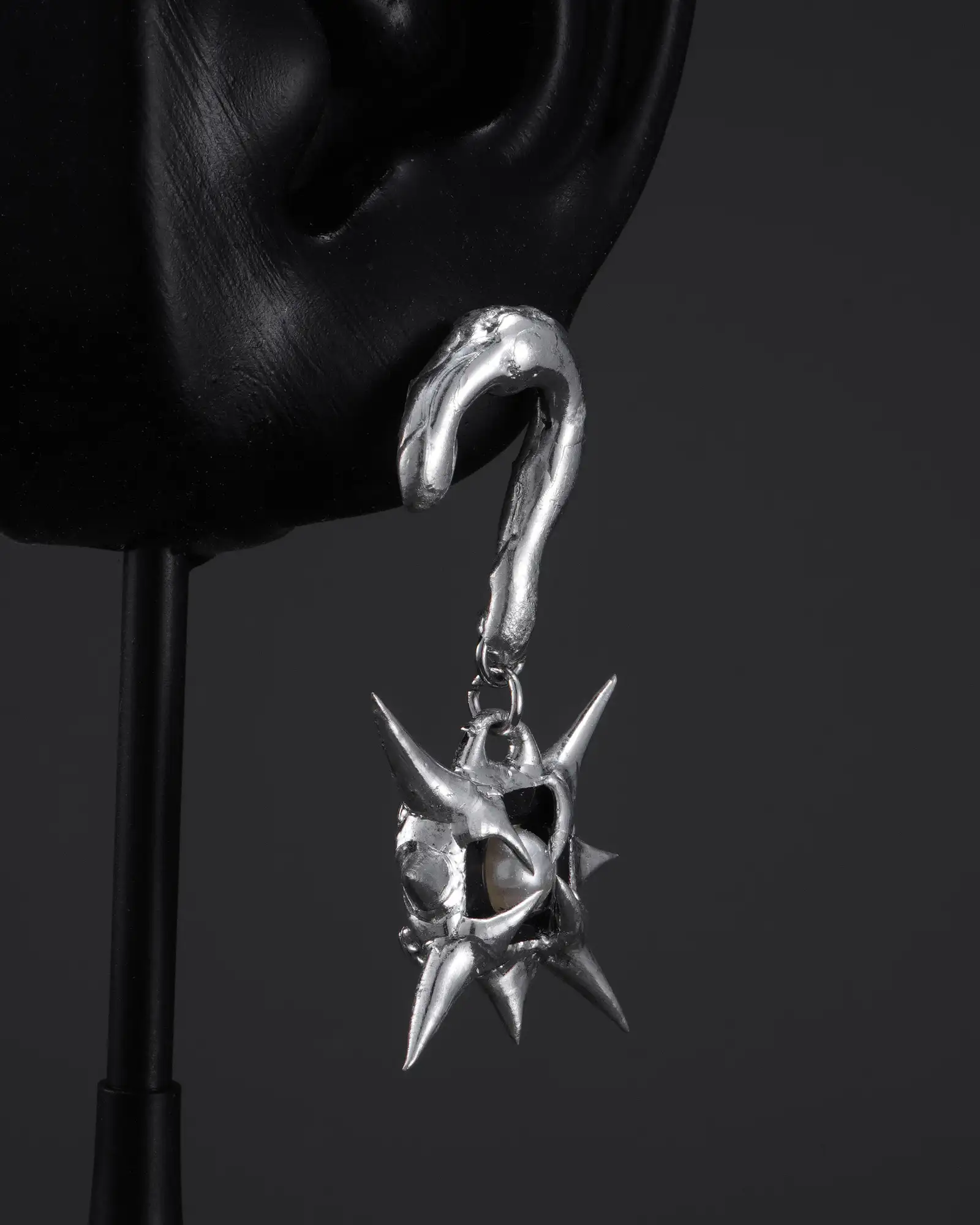 [One Earring Only] Unanswered, Black Crystal Question Mark Earring - view 4